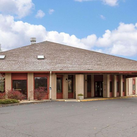 Quality Inn Macomb Near University Area Dış mekan fotoğraf