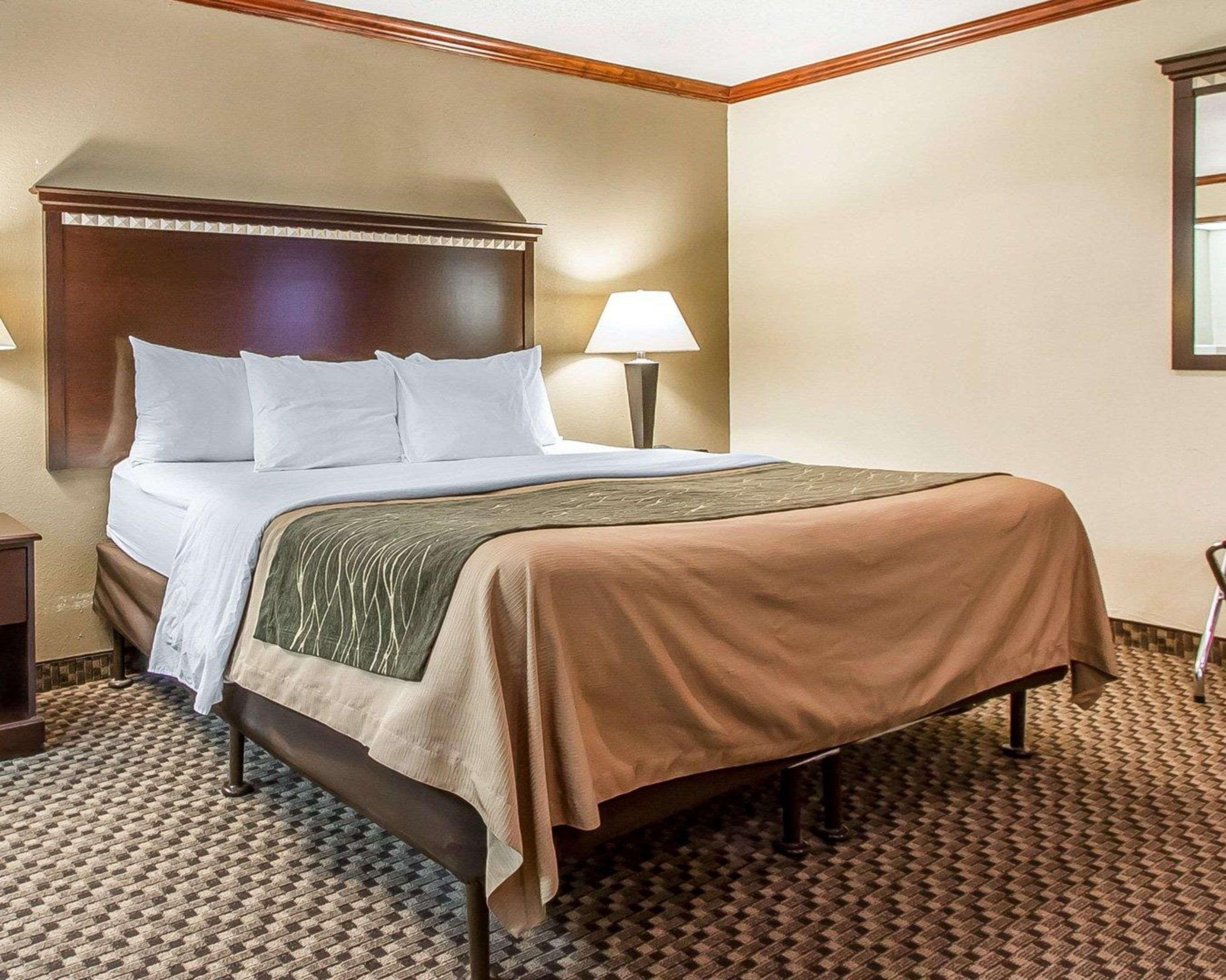 Quality Inn Macomb Near University Area Dış mekan fotoğraf