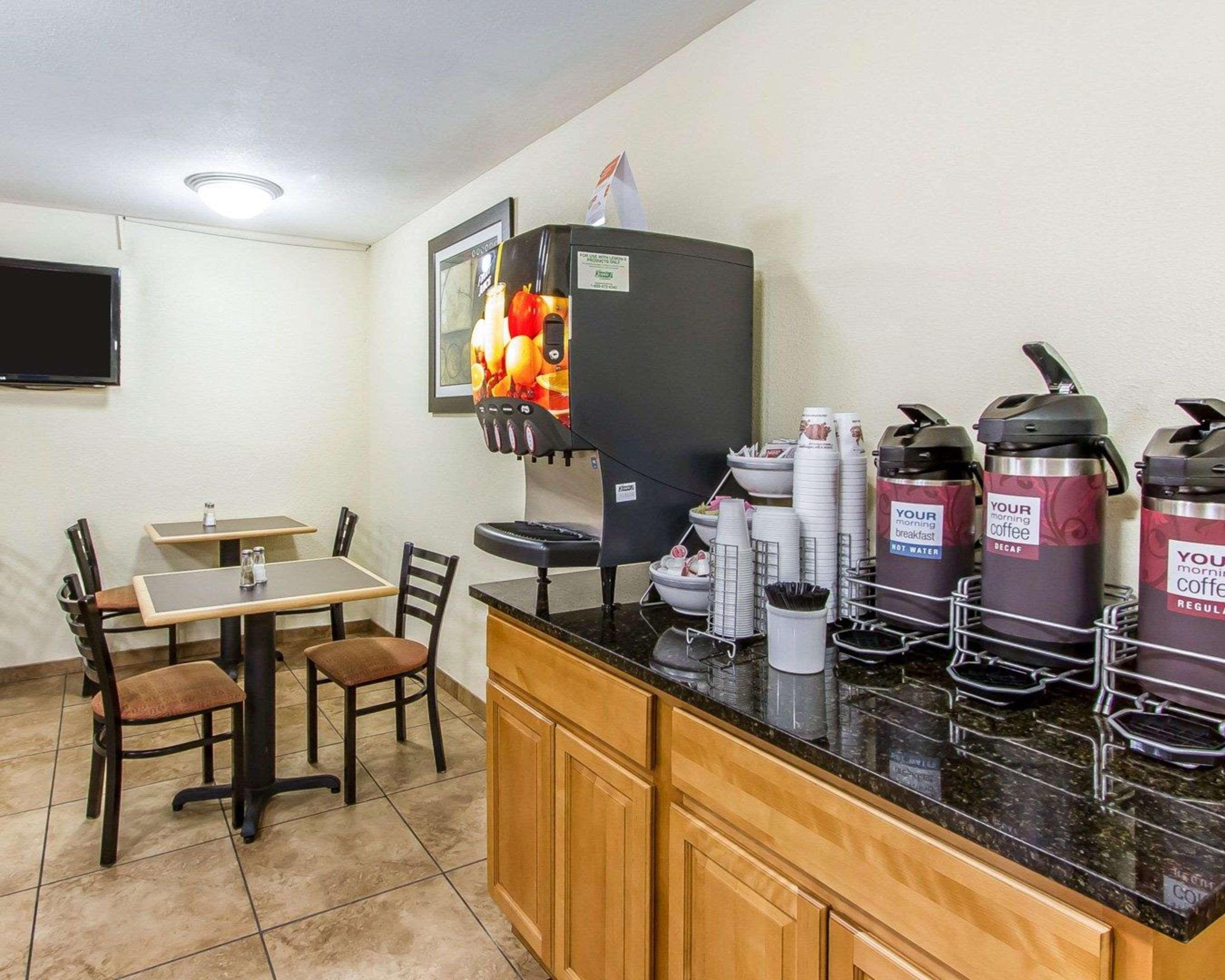 Quality Inn Macomb Near University Area Dış mekan fotoğraf