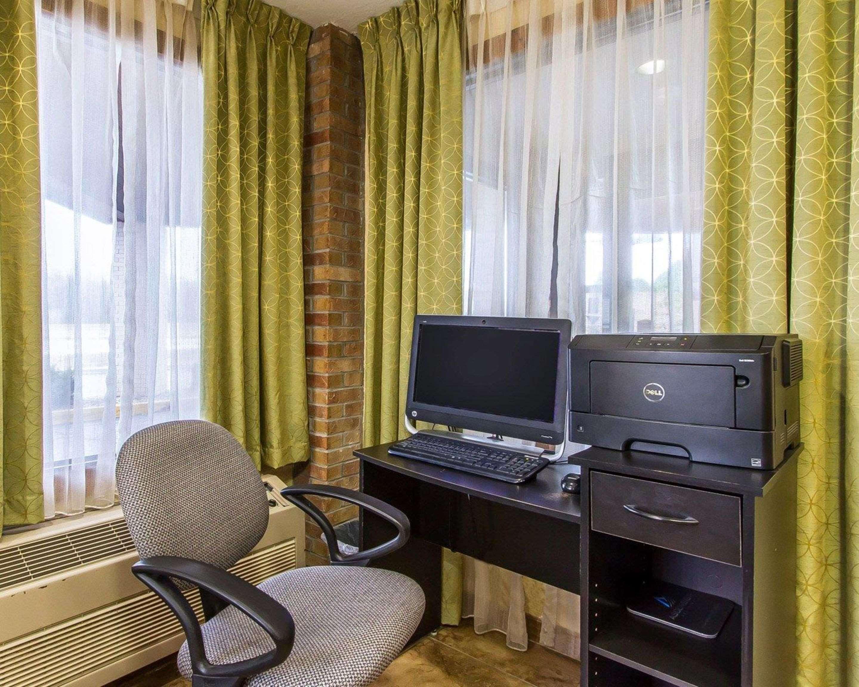 Quality Inn Macomb Near University Area Dış mekan fotoğraf