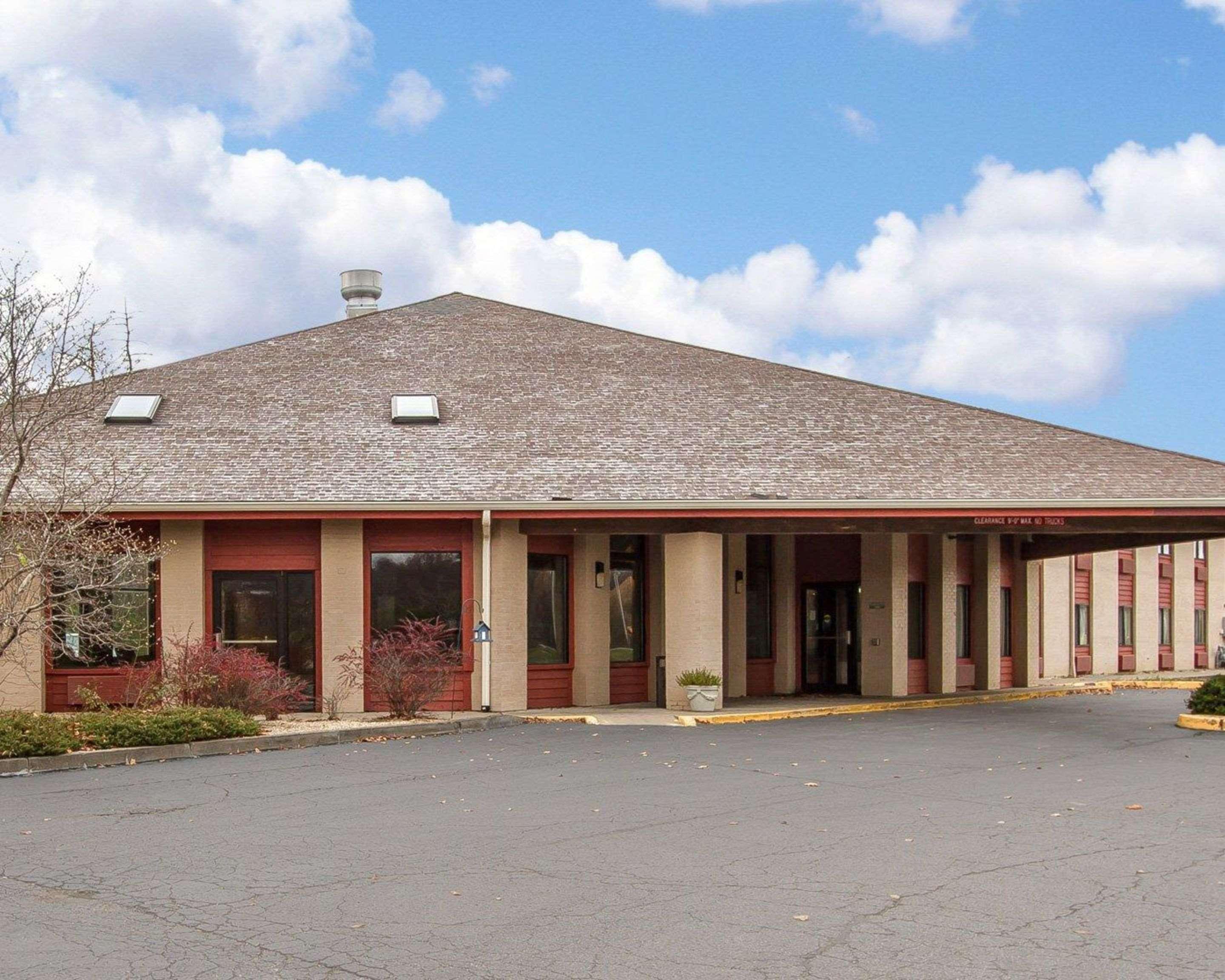 Quality Inn Macomb Near University Area Dış mekan fotoğraf