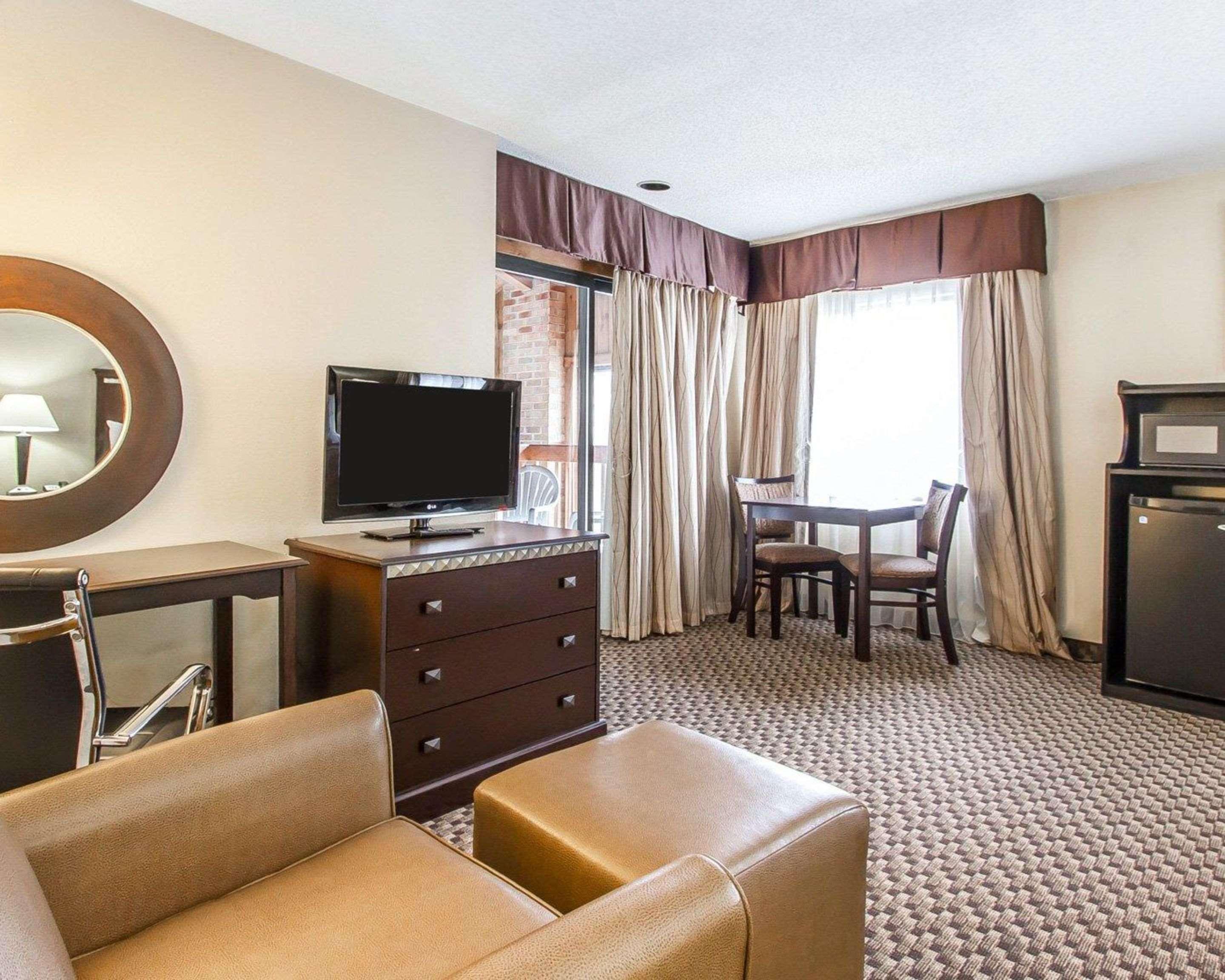 Quality Inn Macomb Near University Area Dış mekan fotoğraf