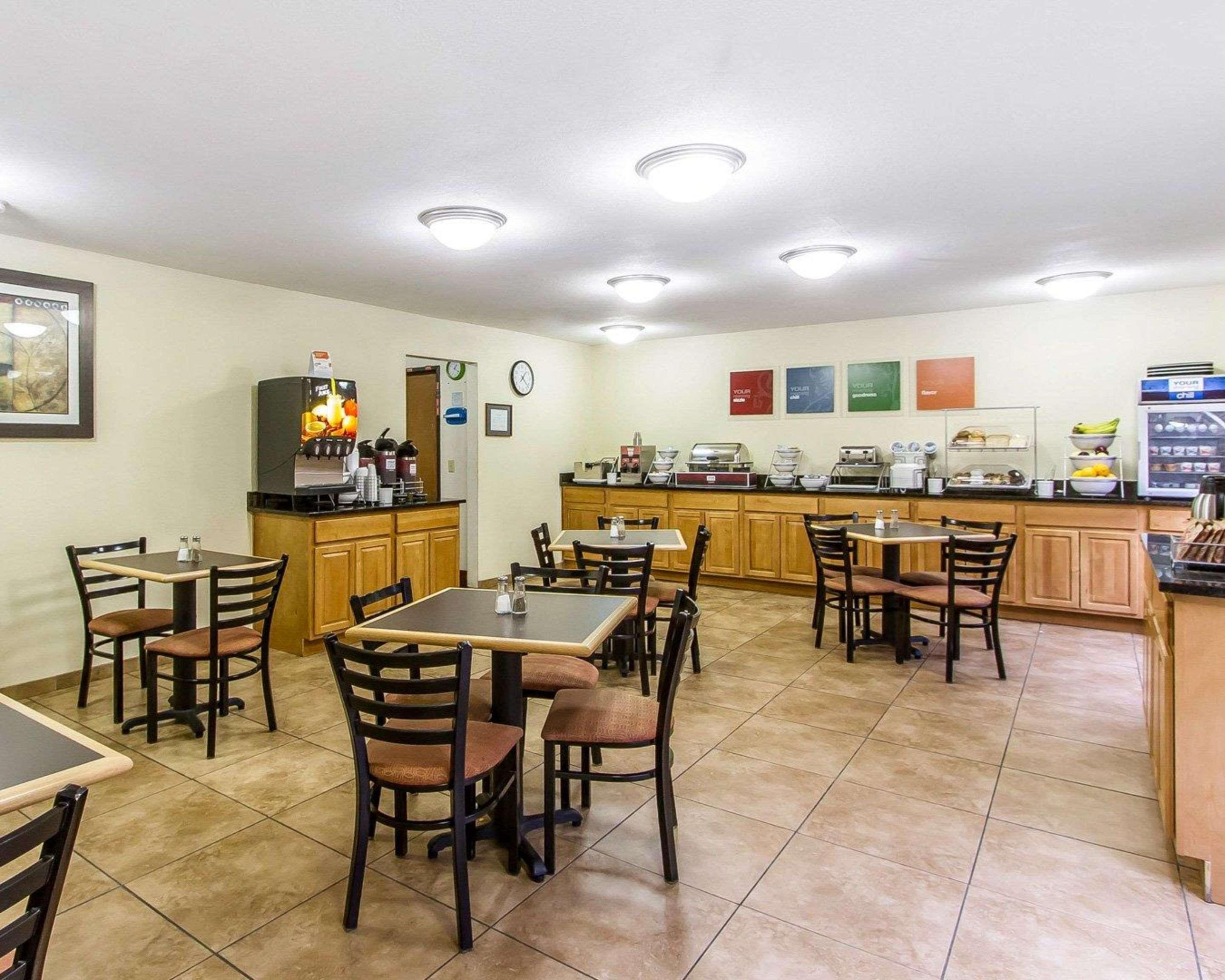 Quality Inn Macomb Near University Area Dış mekan fotoğraf