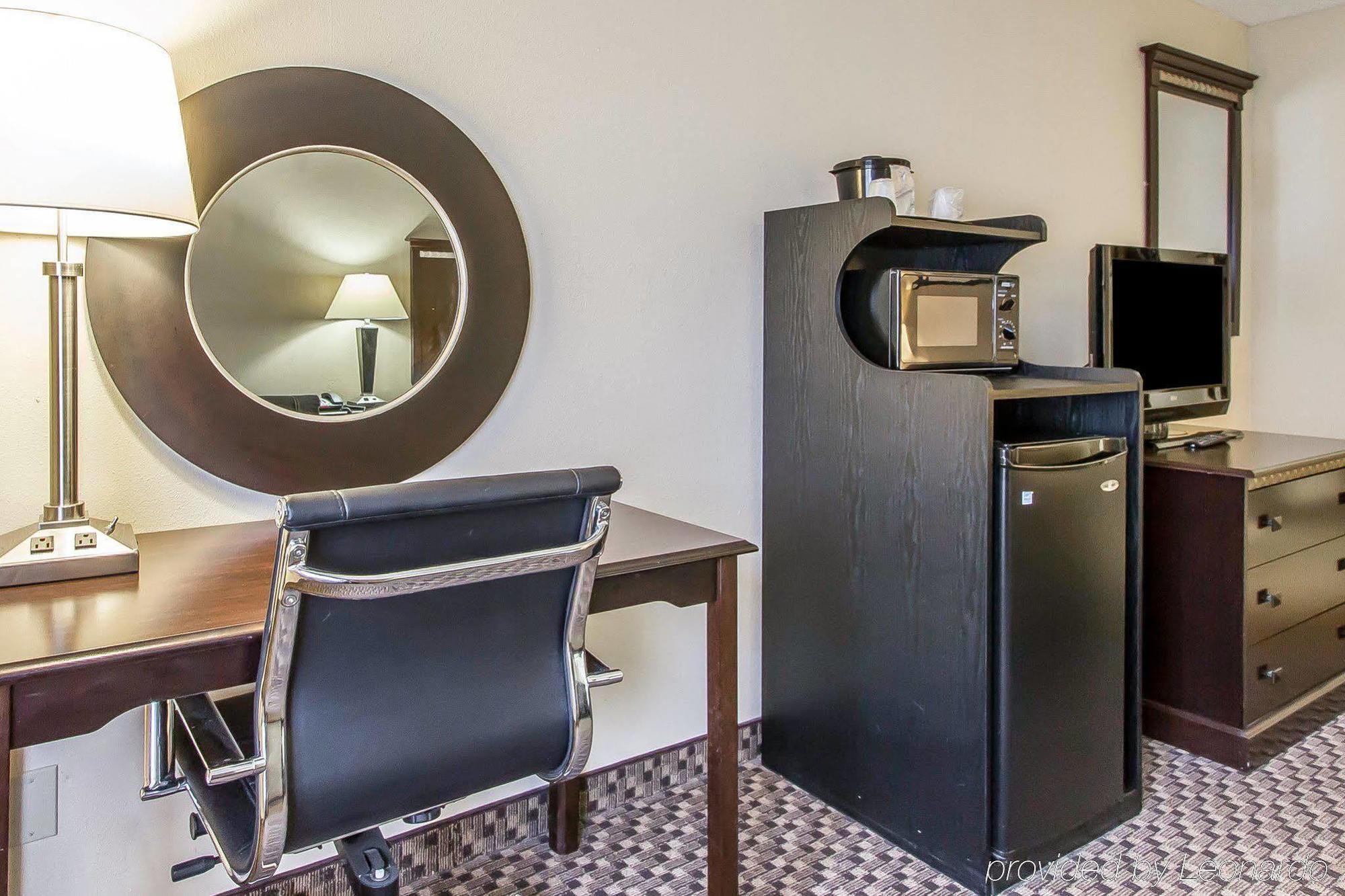 Quality Inn Macomb Near University Area Dış mekan fotoğraf