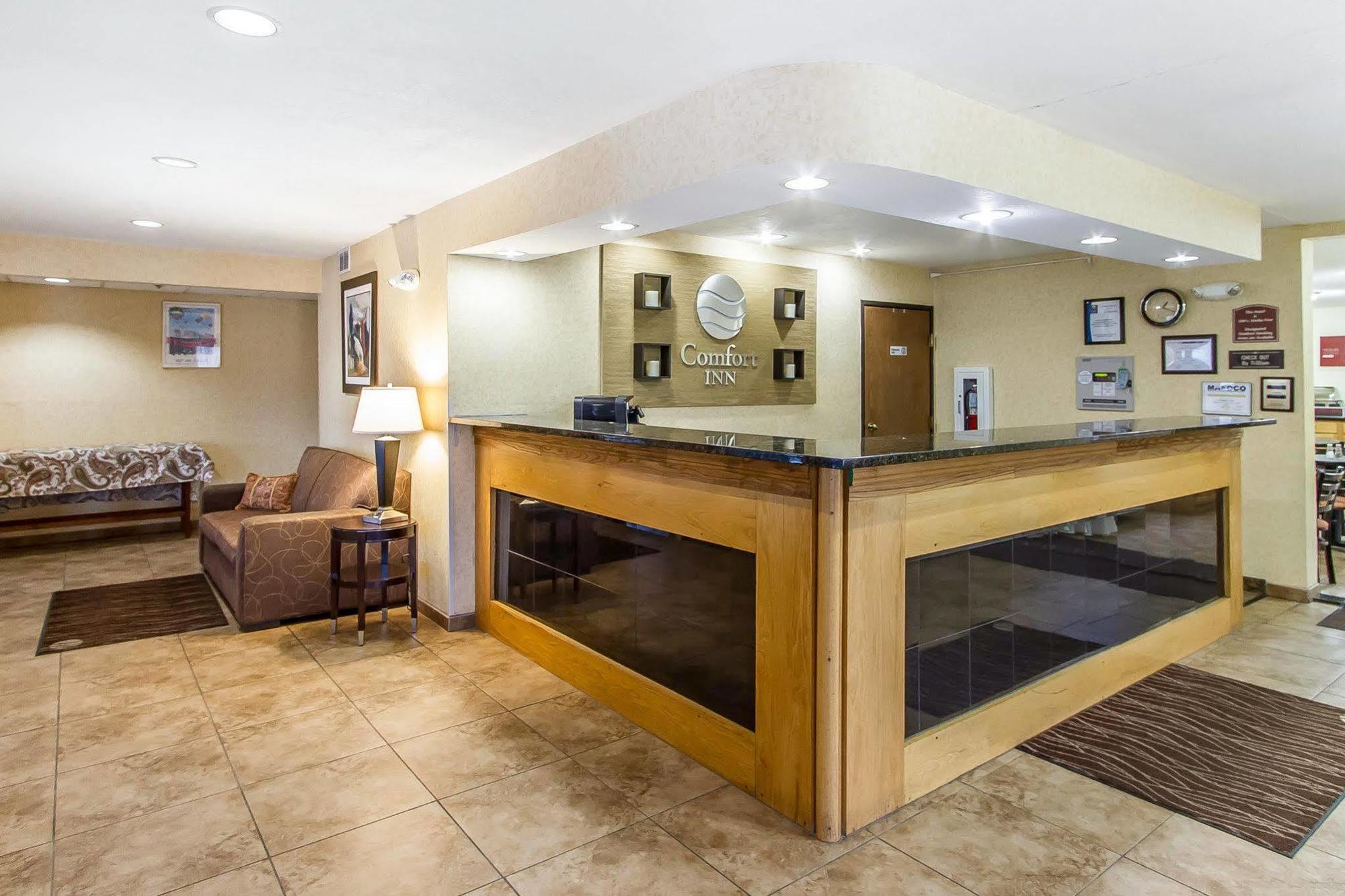 Quality Inn Macomb Near University Area Dış mekan fotoğraf